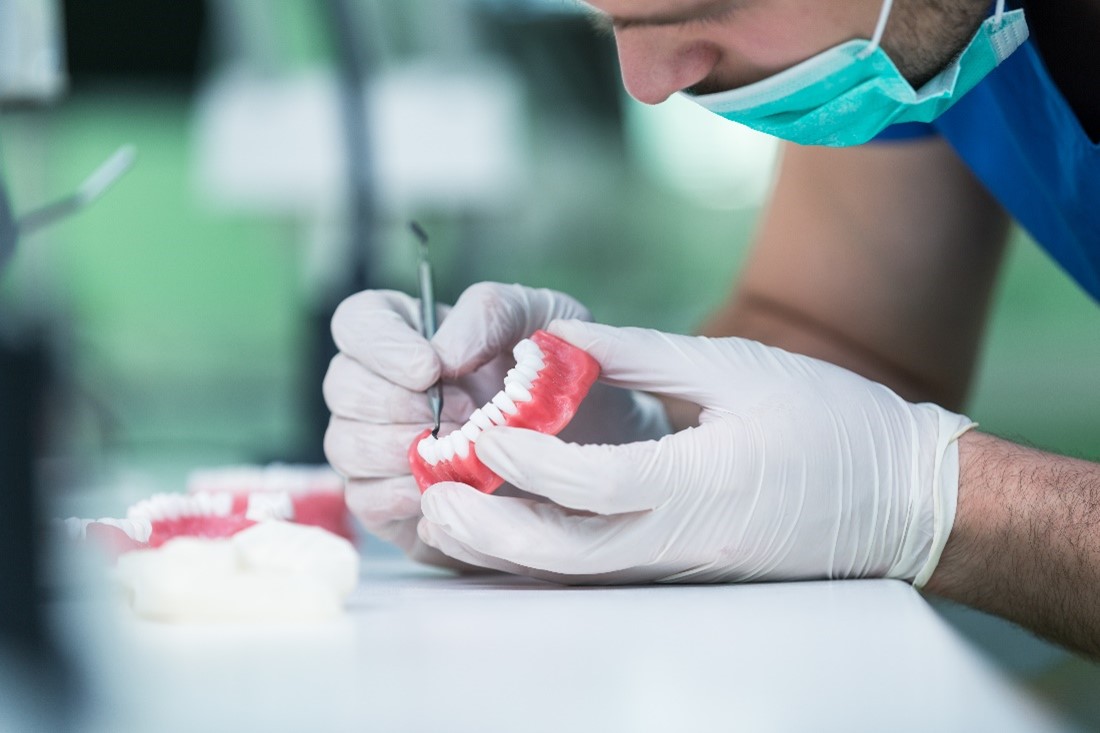 What You Need To Know About Switching From Dentures To Implants