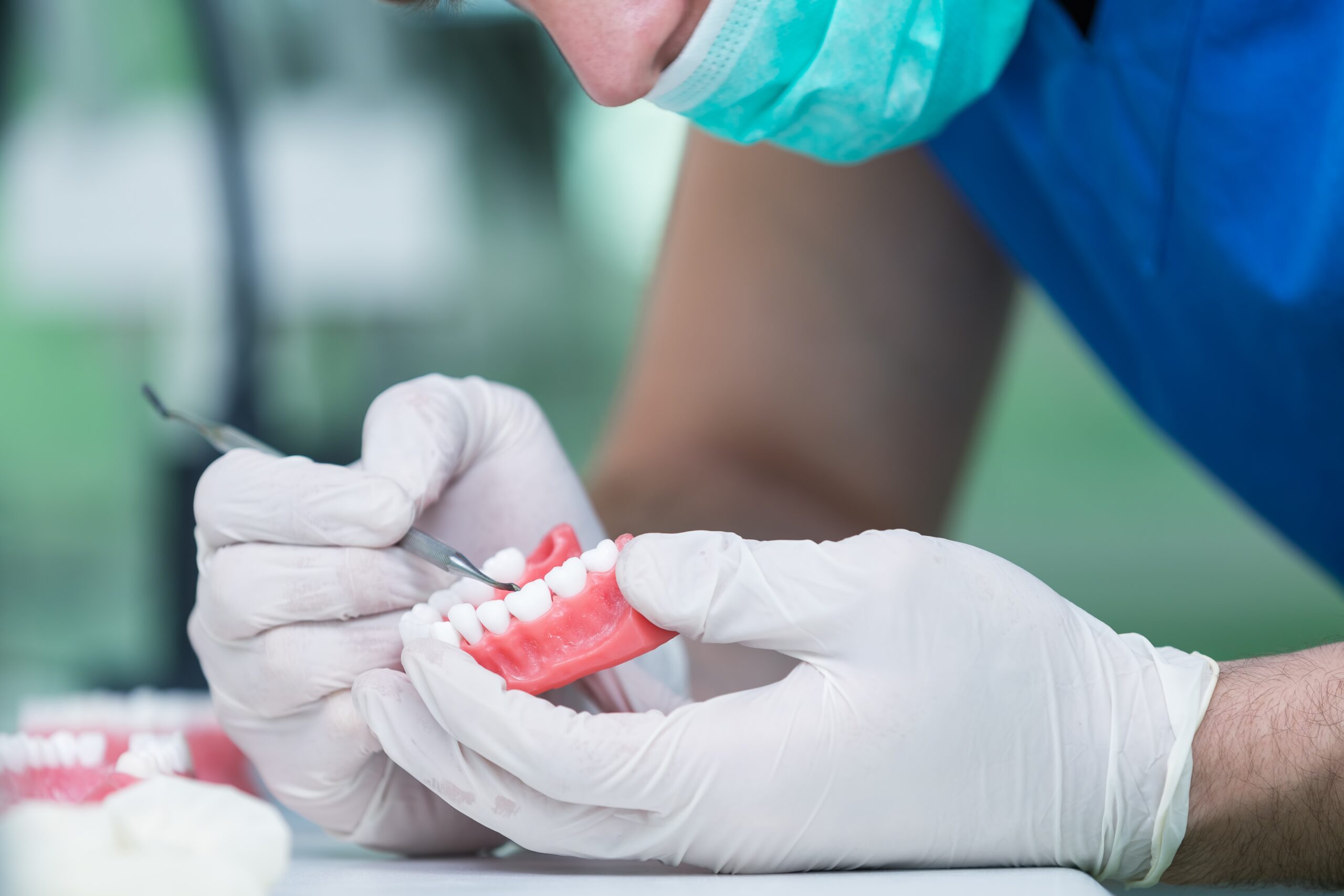 Emergency Denture Repair: Pros And Cons